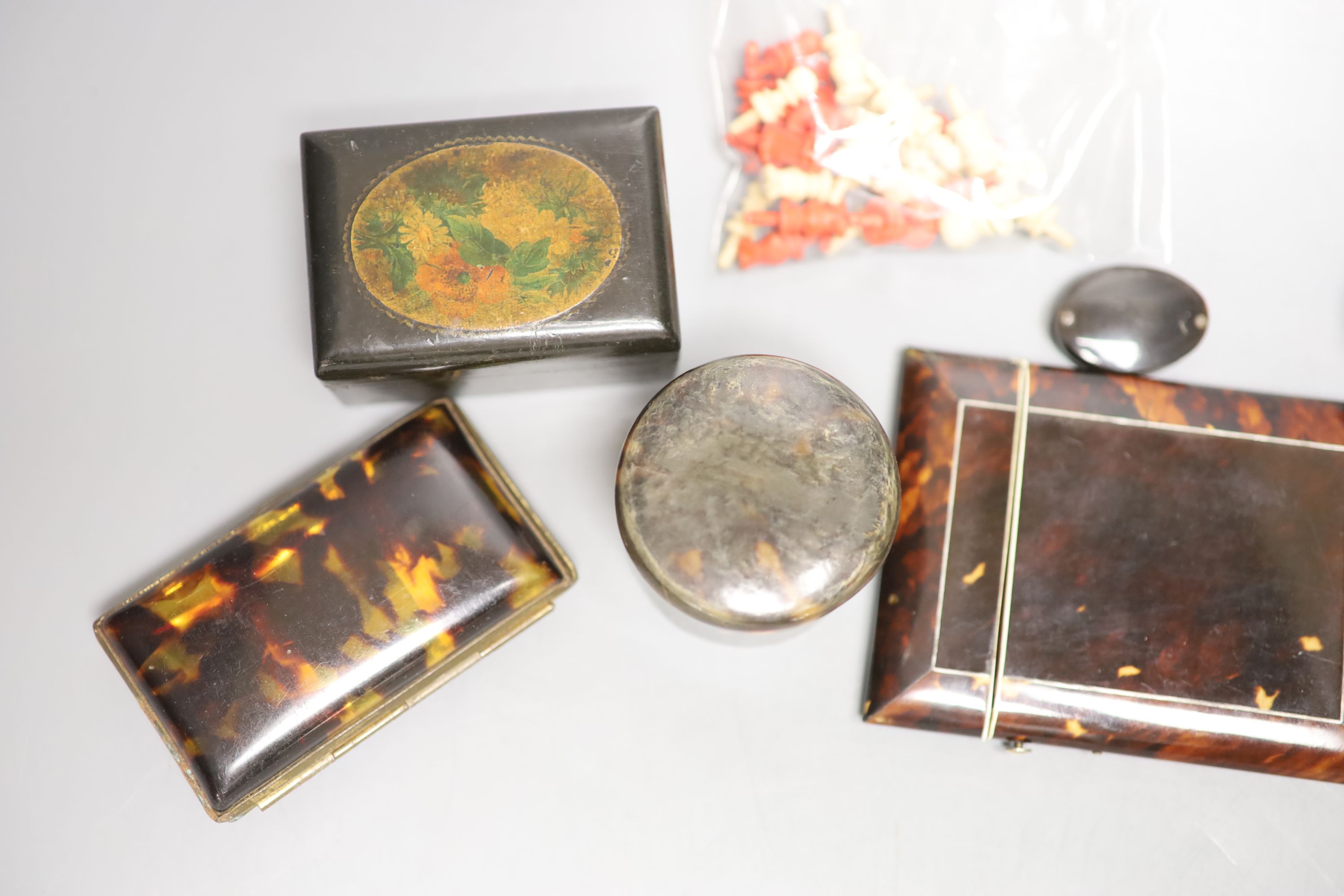 A tortoiseshell card case, a miniature chess set and various boxes, etc.